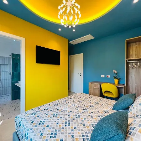 Гостьовий будинок Yourhome - Lucrezia 4*