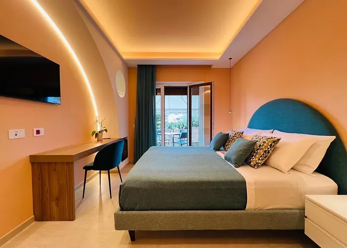 Гостьовий будинок Yourhome - Lucrezia 4*